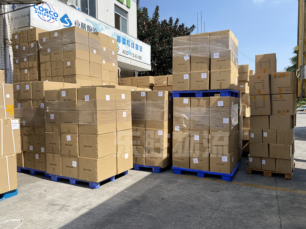 防疫物資出口，防護(hù)口罩出口裝貨運(yùn)輸現(xiàn)場圖；深圳東勝物流